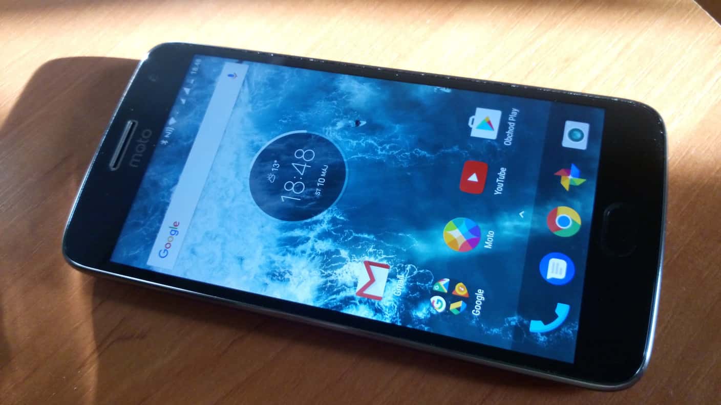 Moto G5 Plus celkový pohľad
