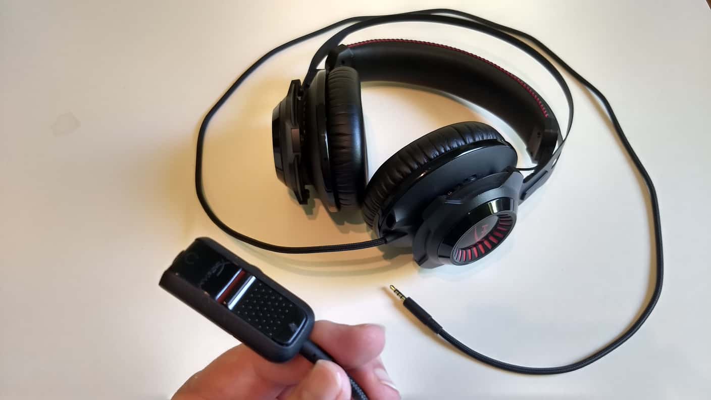 HyperX Cloud Revolver ovládač 01