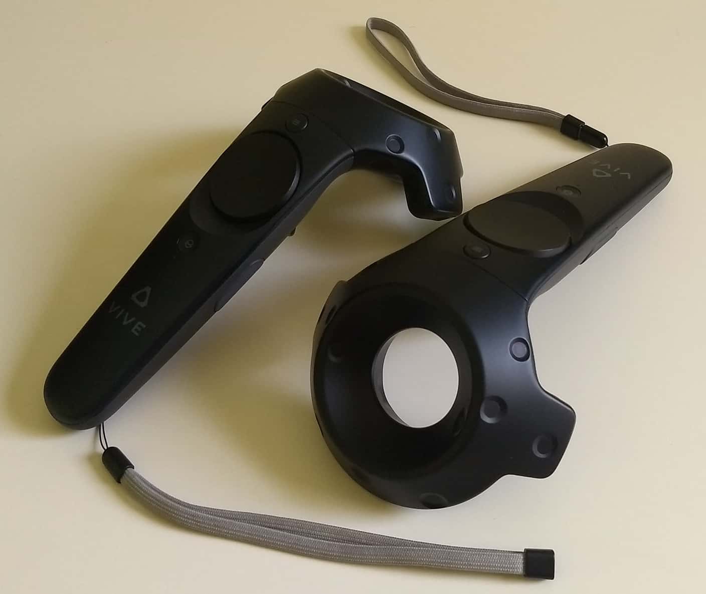 HTC Vive ovládače