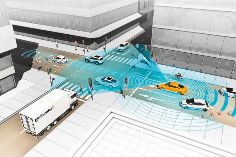 autonomous-car-at-intersection