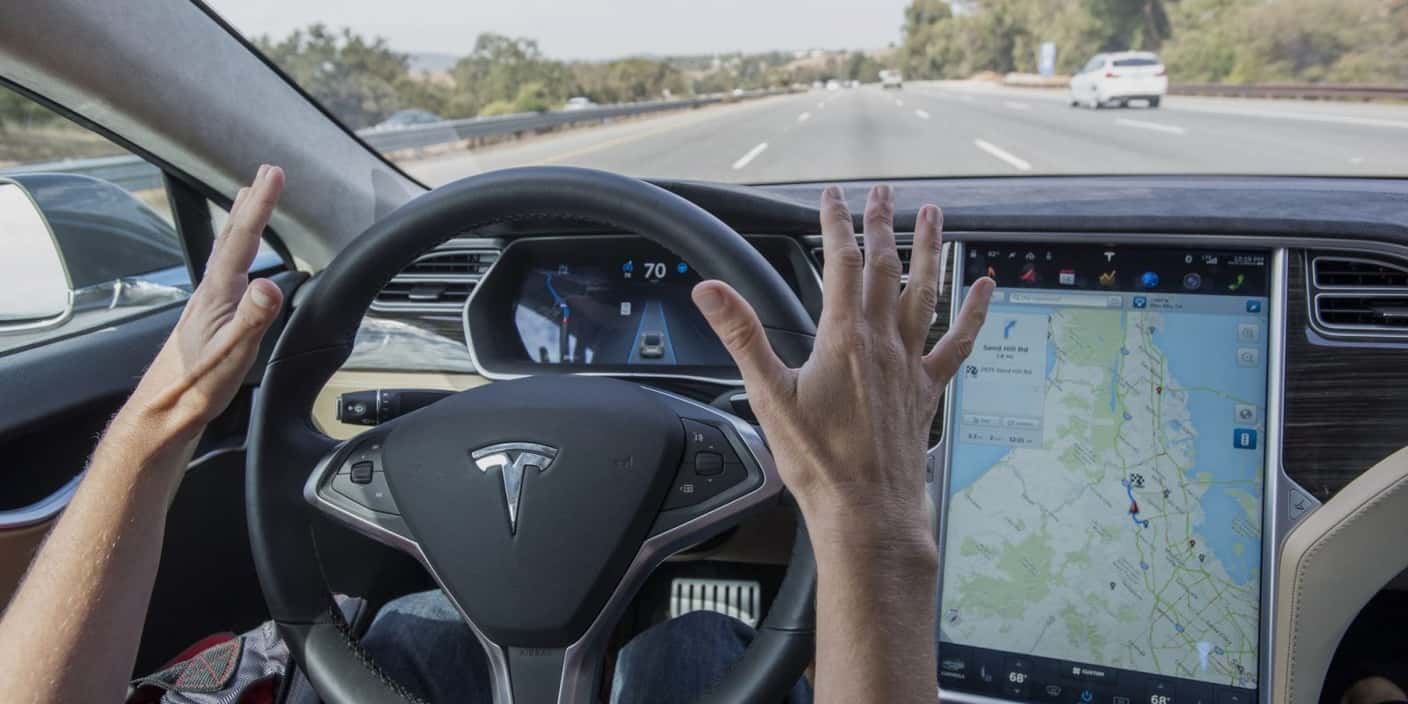 Tesla možno spolupracuje s AMD na čipe do autonómnych vozidiel