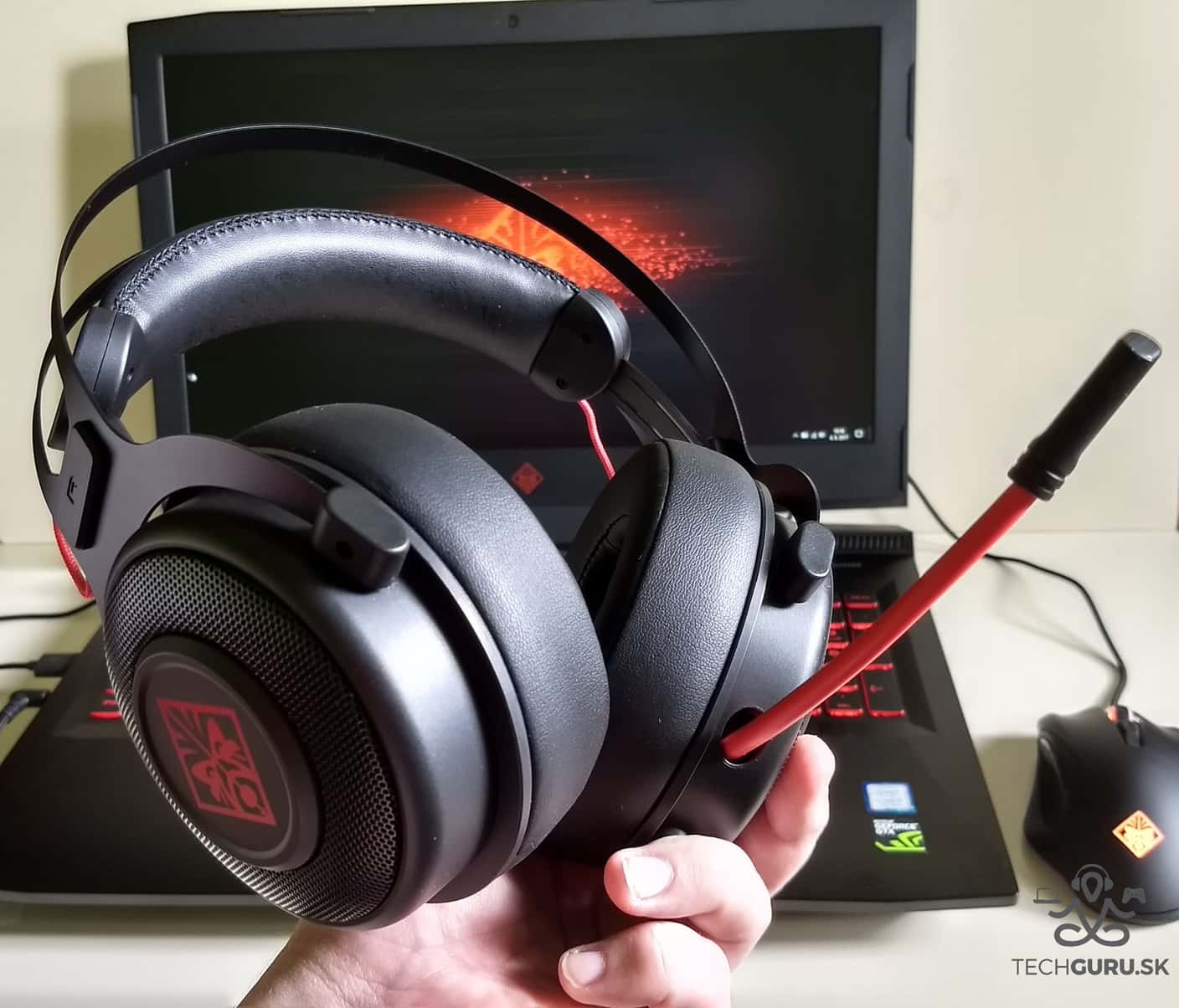 Omen 800 mikrofón