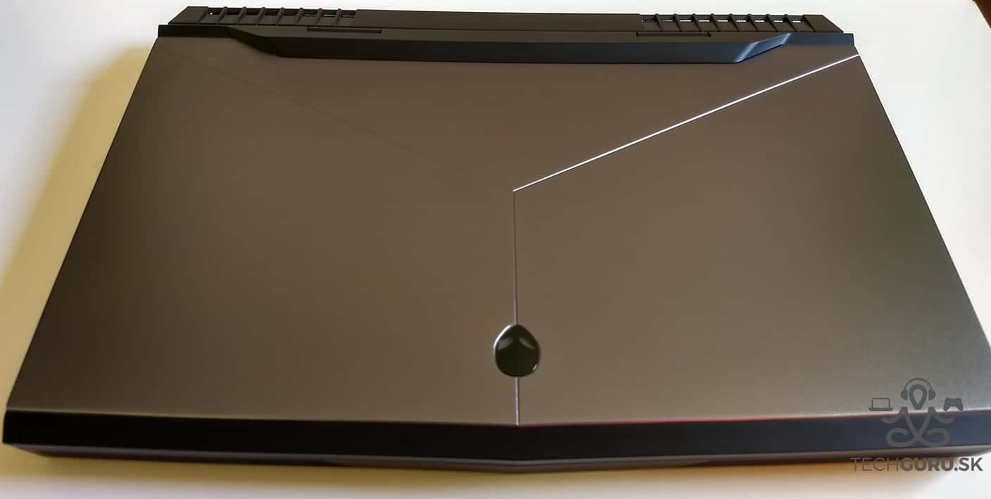 Alienware 17 R4 zavretý