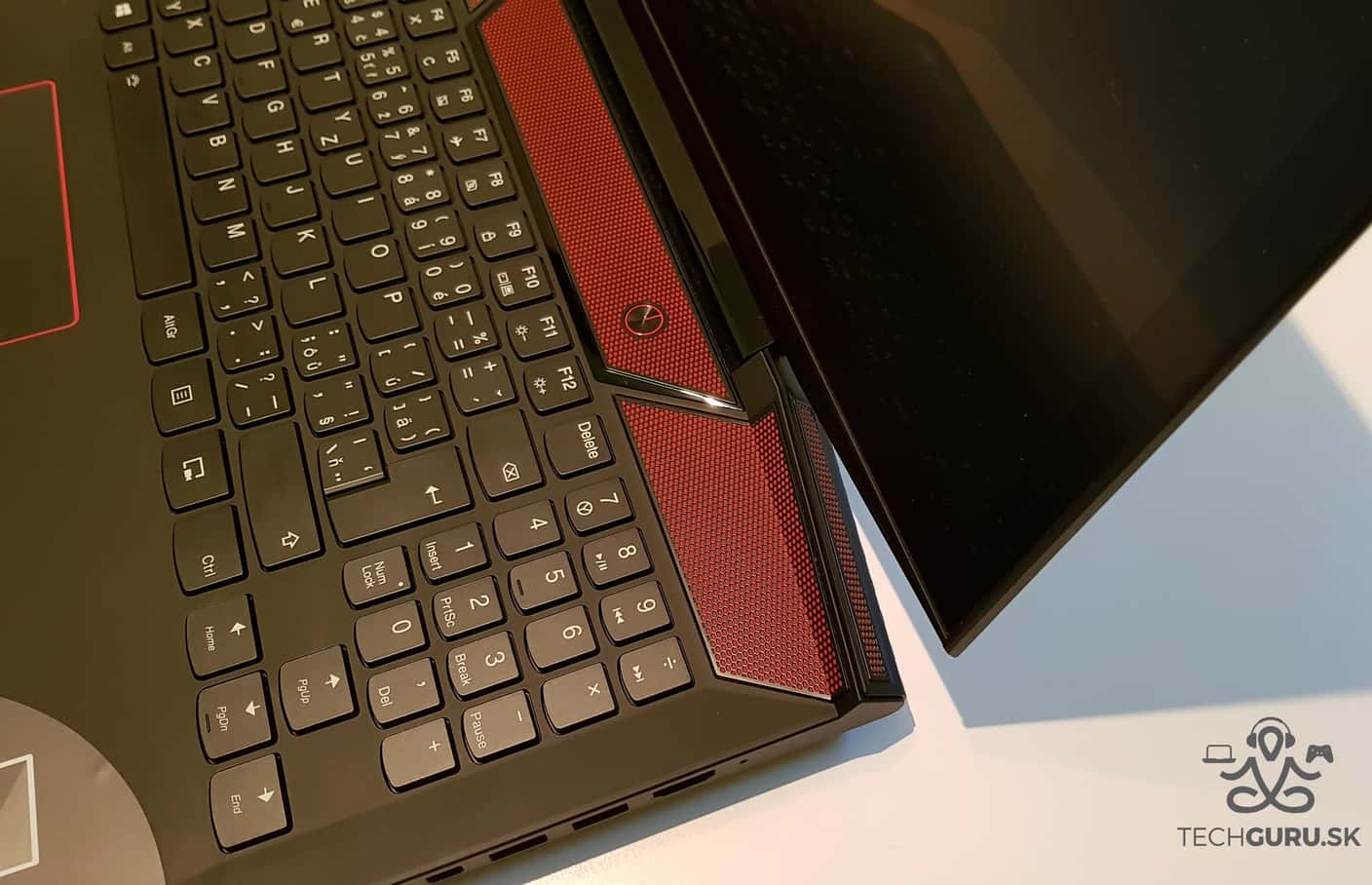 Lenovo Legion Y720 skosené rohy