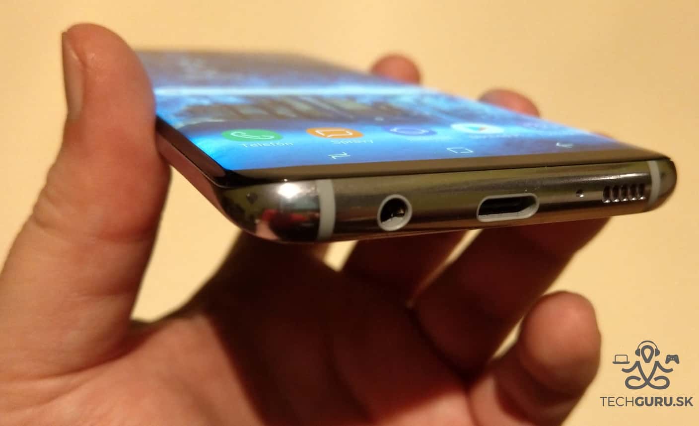 Samsung Galaxy S8 spodná časť