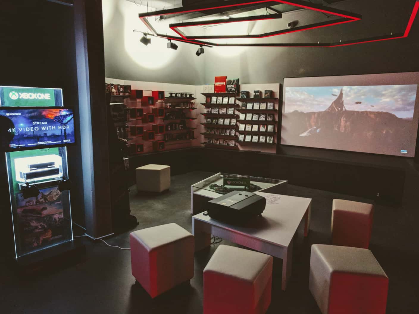Black Dragon showroom 02