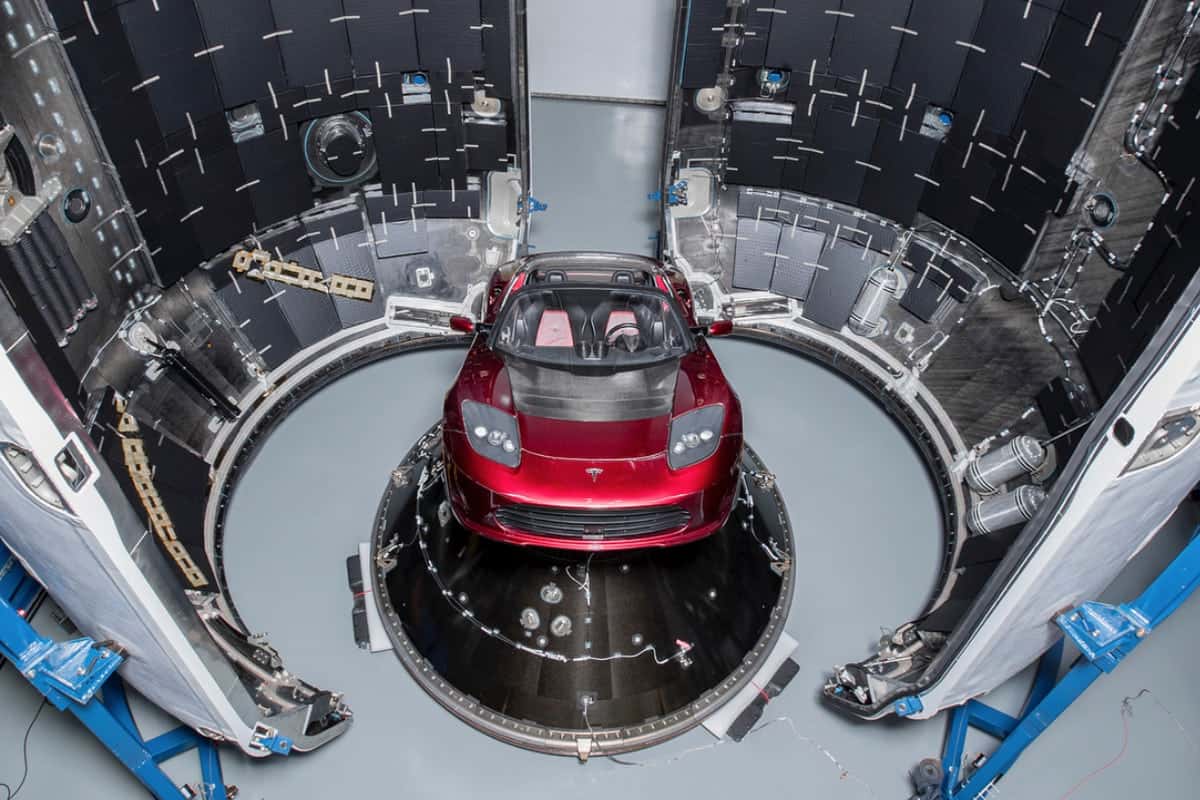 Tesla Roadster poletí na Mars