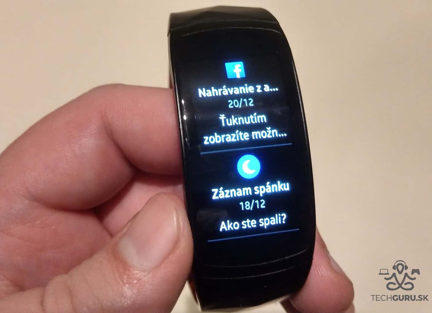Samsung Gear Fit 2 Pro notifikácie