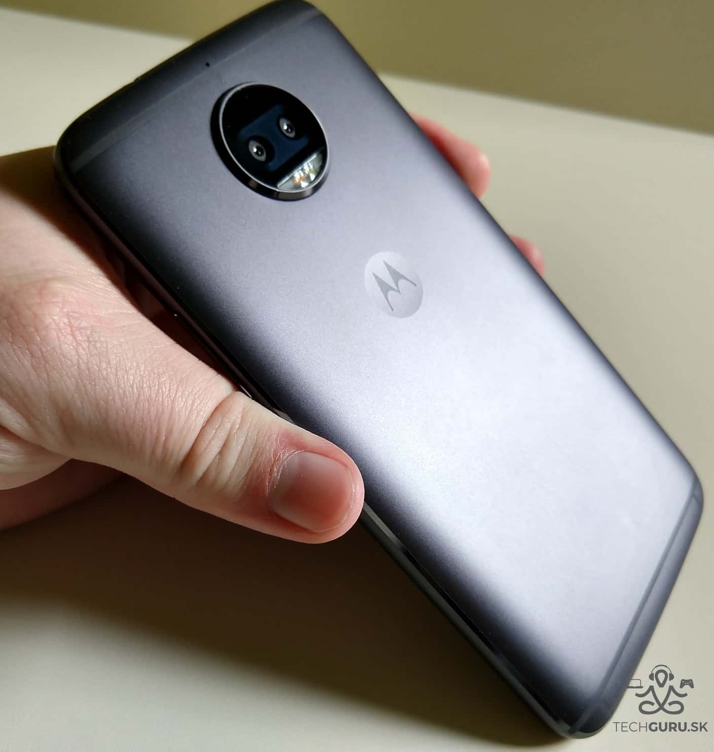 Motorola Moto G5S Plus zadná časť