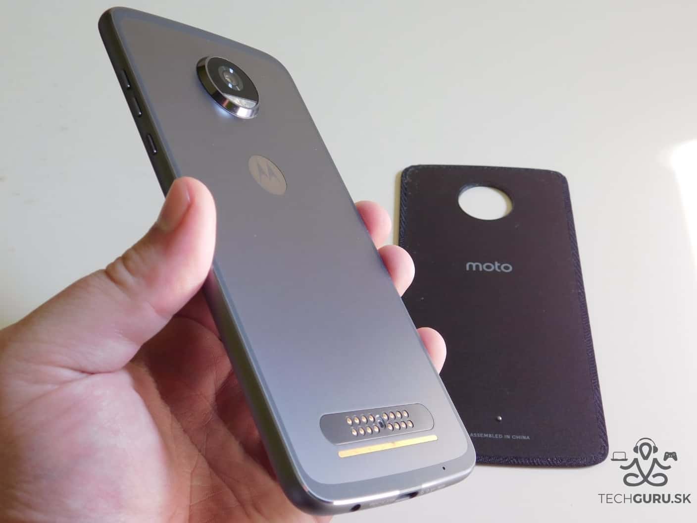 Motorola Moto Z2 Play a motomods - bez krytu