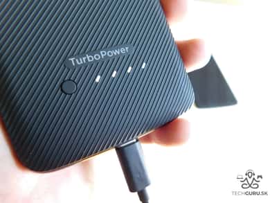 Motorola Moto Z2 Play a motomods - TurboPower Pack 01