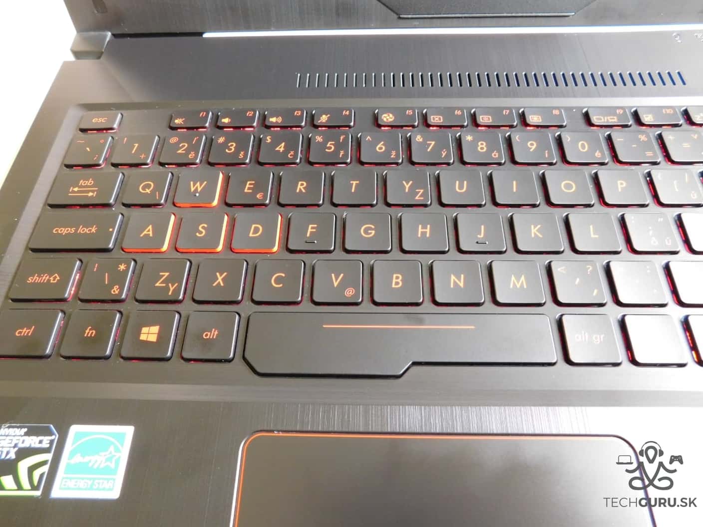 Asus FX503V recenzia 05