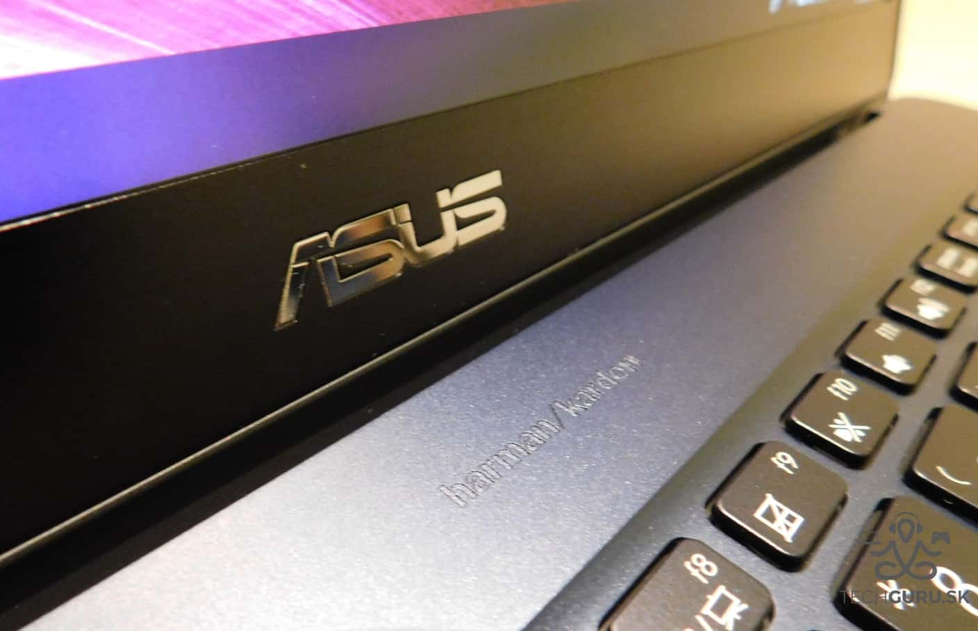 ZenBook Pro UX550V recenzia 06