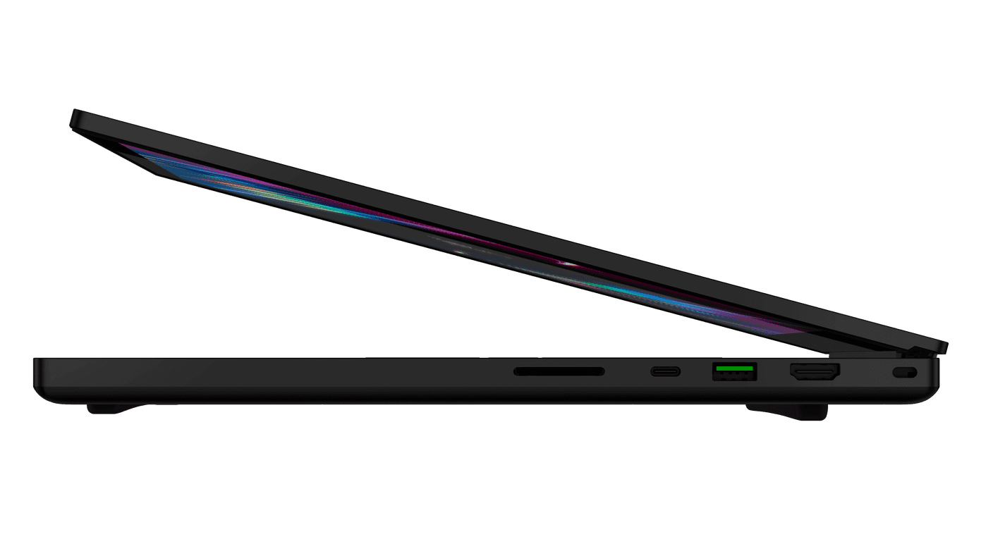Razer Blade Pro 17 má až 300 Hz displej render
