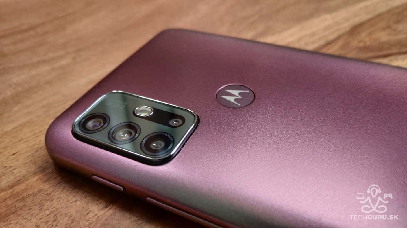 moto g30: unikátny 90 Hz displej, 64 MPx foťák a perleťové telo
