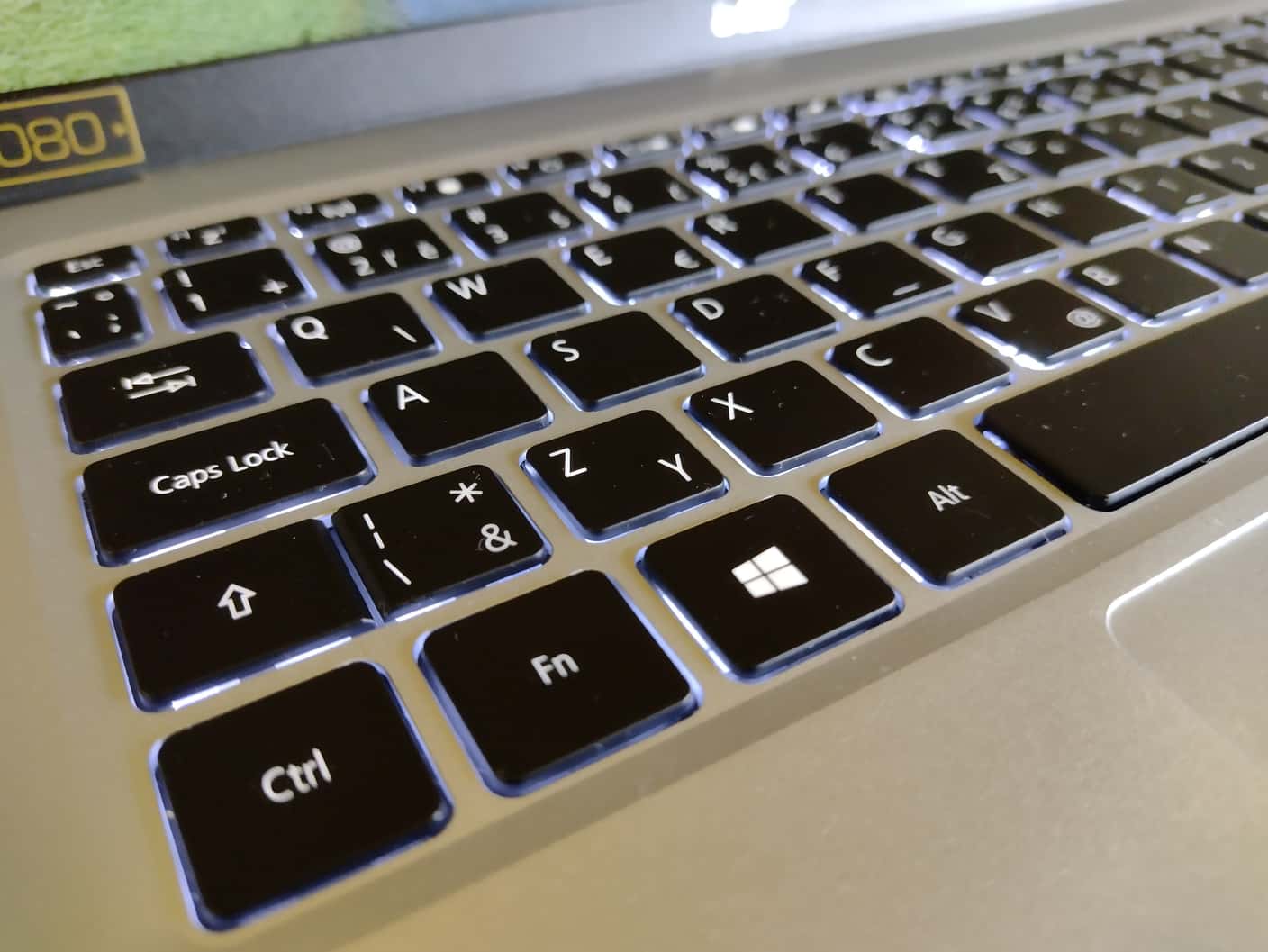Acer Swift 1 - klÃ¡vesnica zblÃ­zka