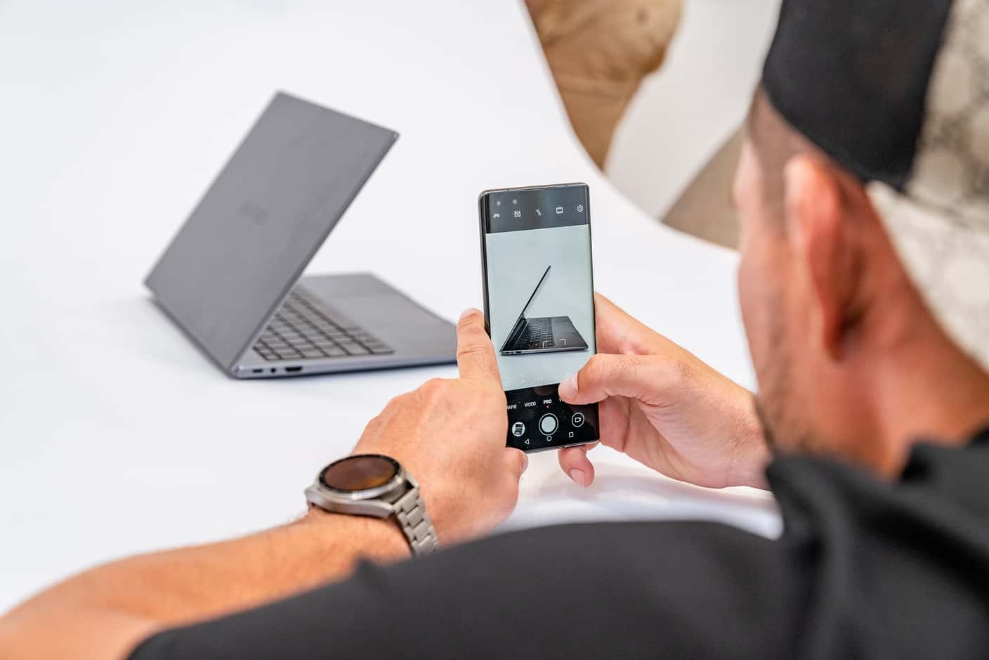 Nikdy nie je neskoro naučiť sa niečo nové: Attila Végh a Milan Bez Mapy to zistili vďaka novinke od Huawei