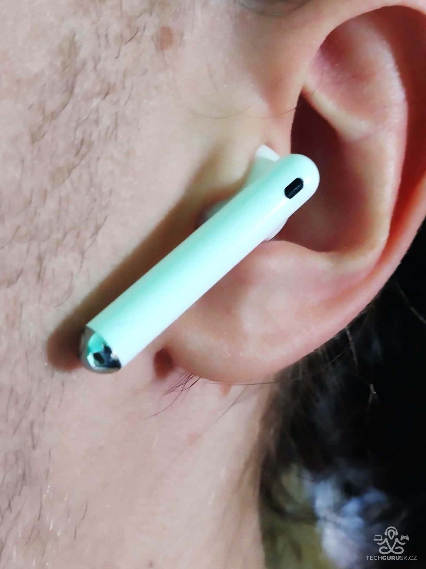 Huawei FreeBuds 4 sluchadlo v uchu