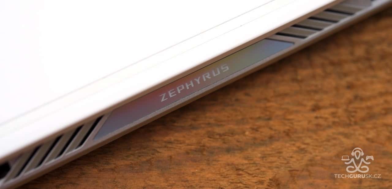 ROG Zephyrus G14 logo vzadu