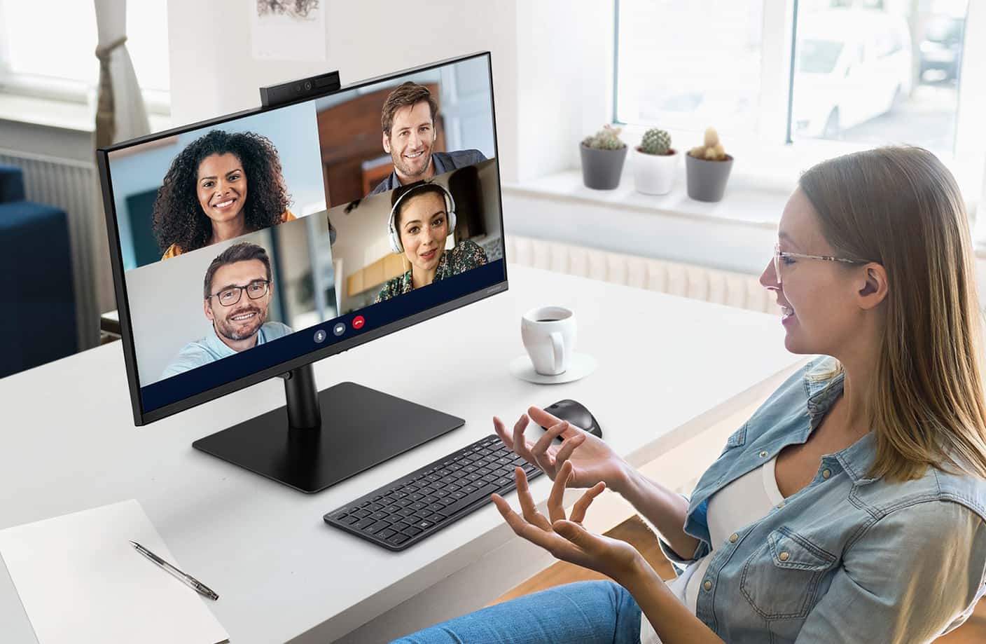 Samsung ponúka nový monitor s integrovanou webkamerou vhodný pre prácu z domu