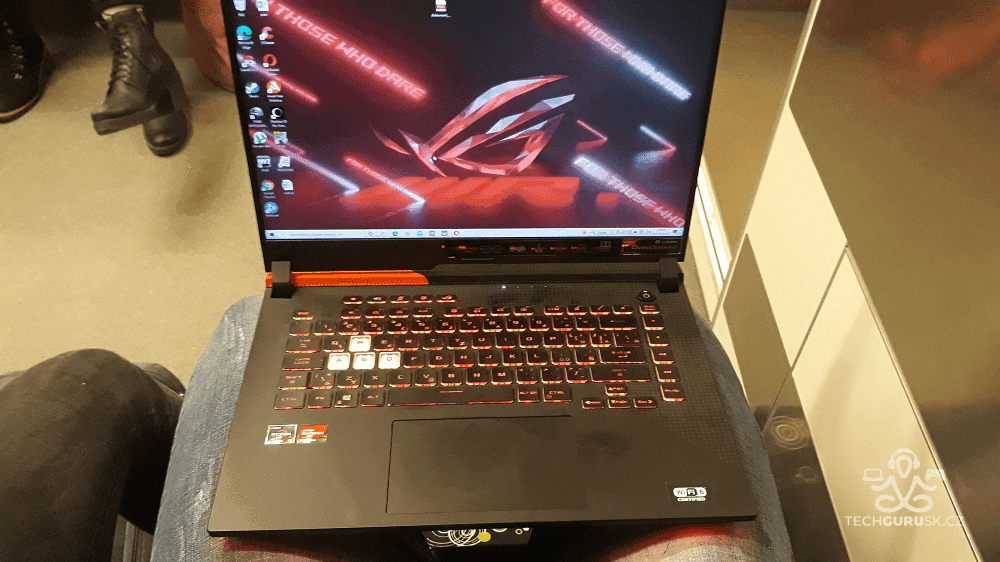 ASUS ROG G15 OUTSIDE