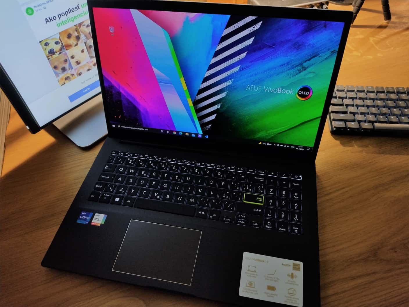 ASUS VivoBook 15 OLED