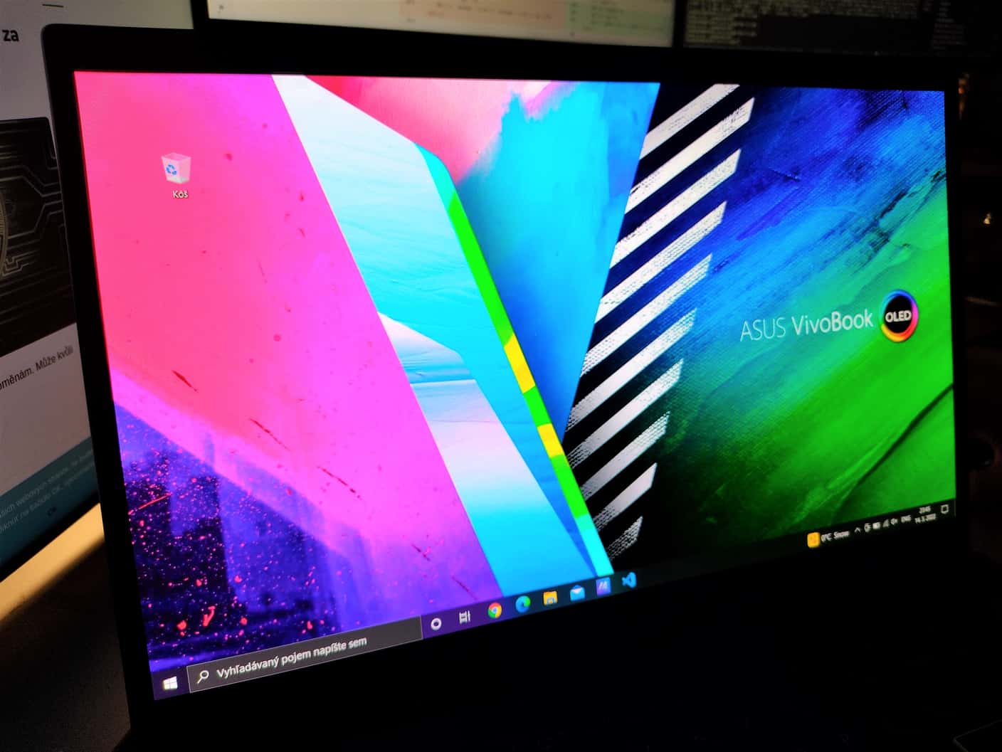 ASUS VivoBook 15 OLED