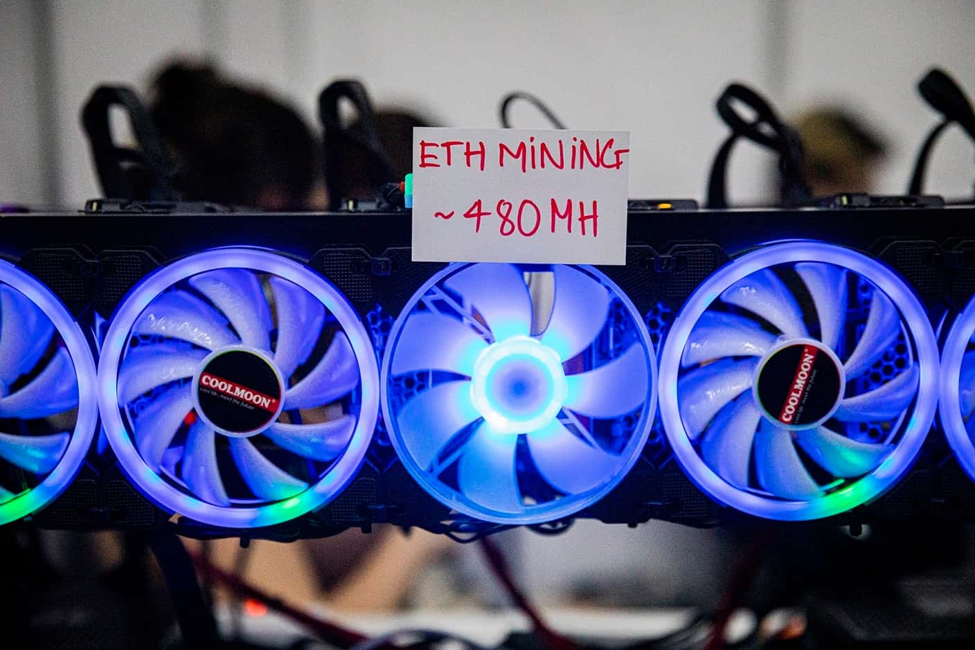 Druhá najväčšia kryptomena ethereum začala novú „zelenú“ éru – ťažiari končia