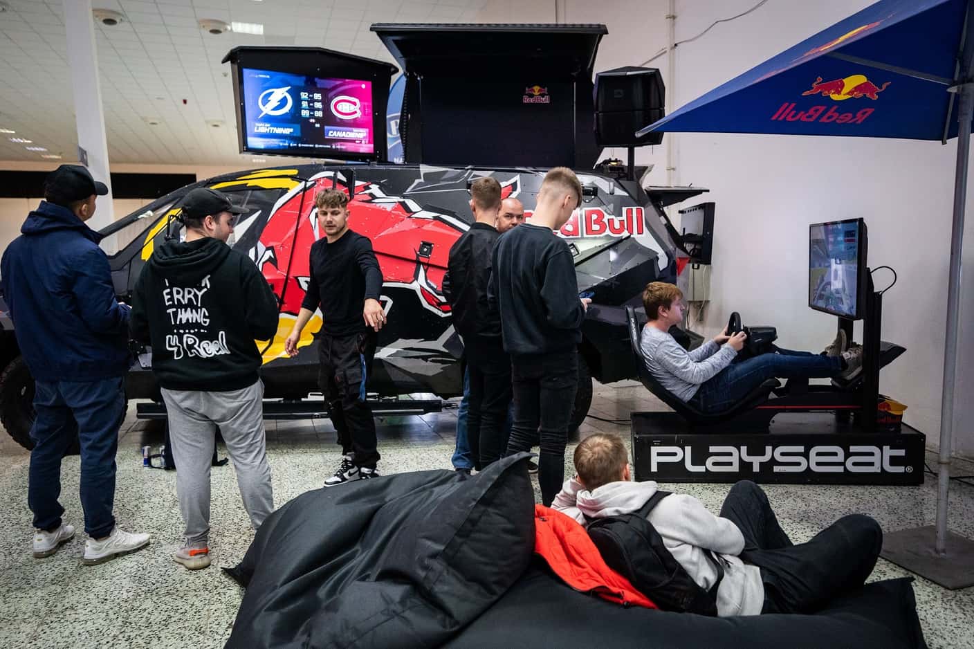 Pozrite sa ako vyzerajú Majstrovstvá SR v ešportoch na nitrianskom autosalóne