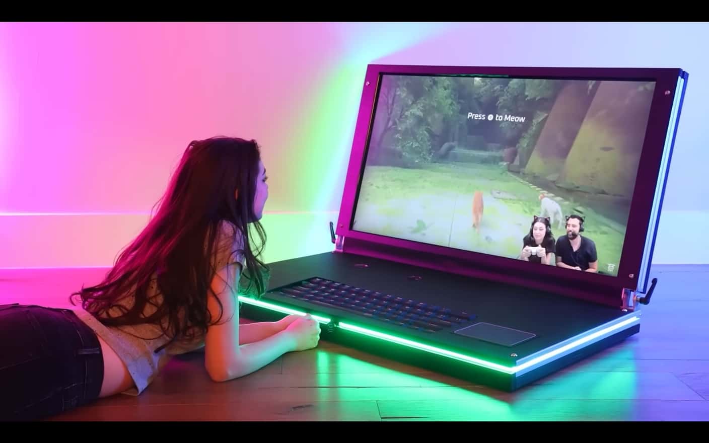 Najväčší notebook na svete je prenosný asi ako psia búda