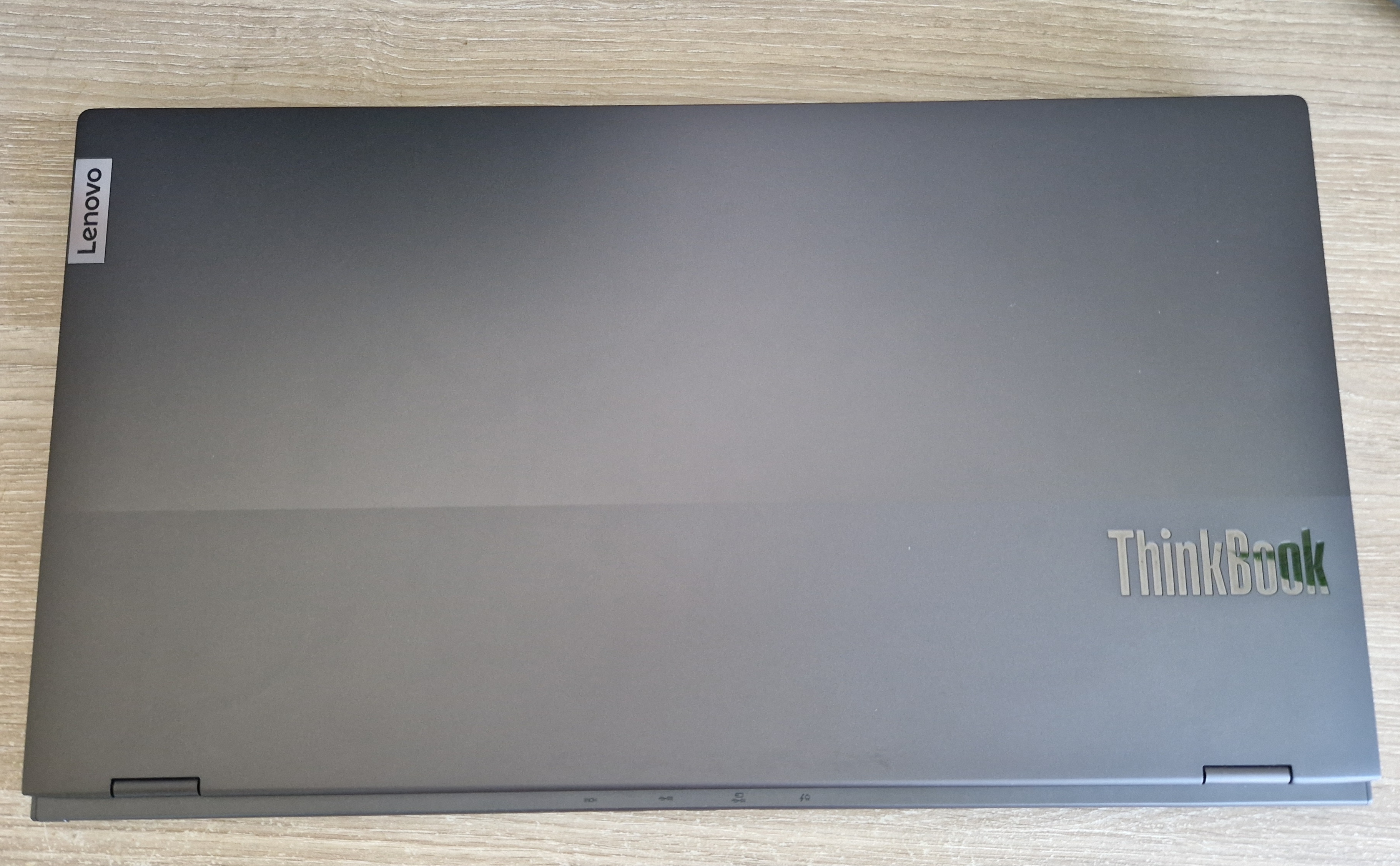 TEST: Lenovo ThinkBook Plus G3 má zvláštny tvar a dva displeje