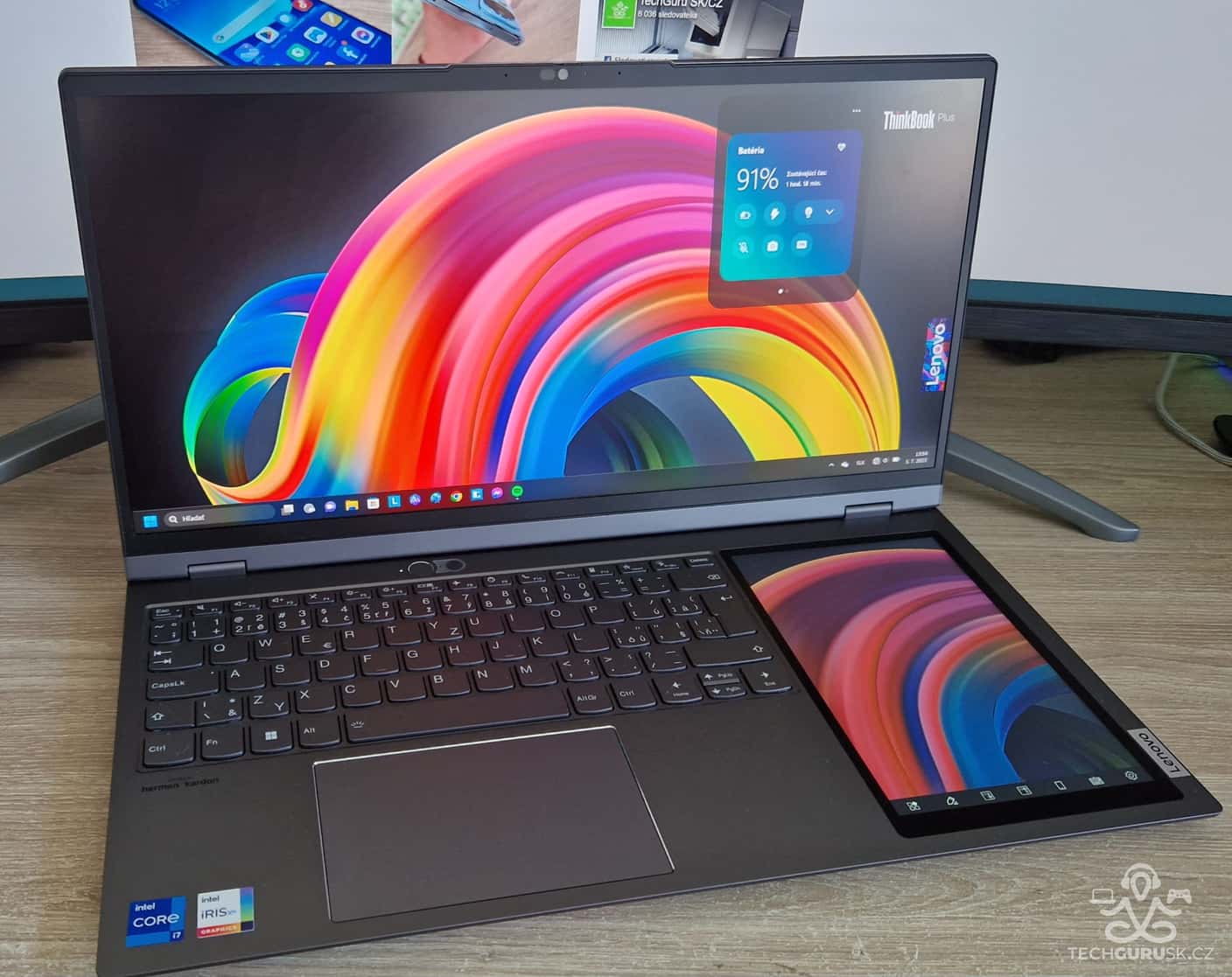 TEST: Lenovo ThinkBook Plus G3 má zvláštny tvar a dva displeje