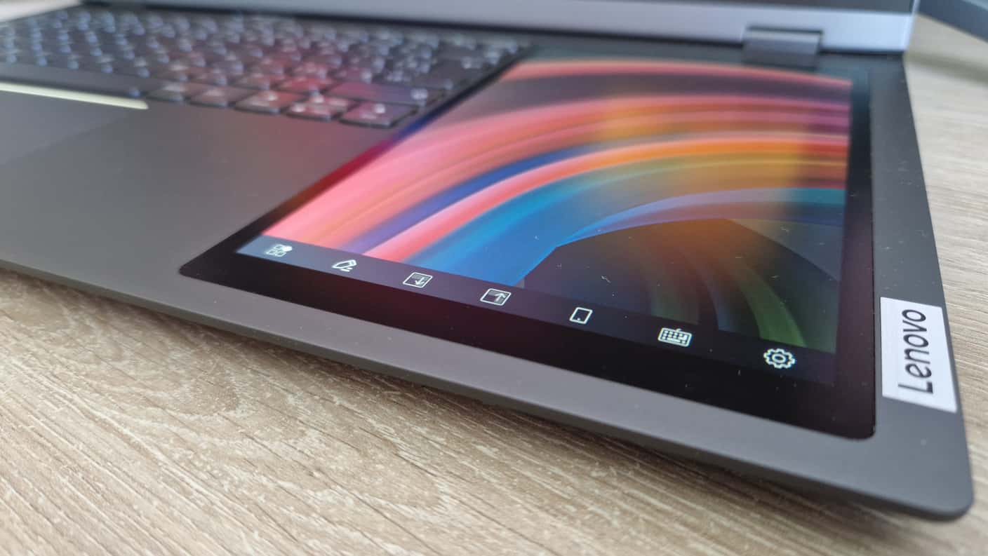 TEST: Lenovo ThinkBook Plus G3 má zvláštny tvar a dva displeje