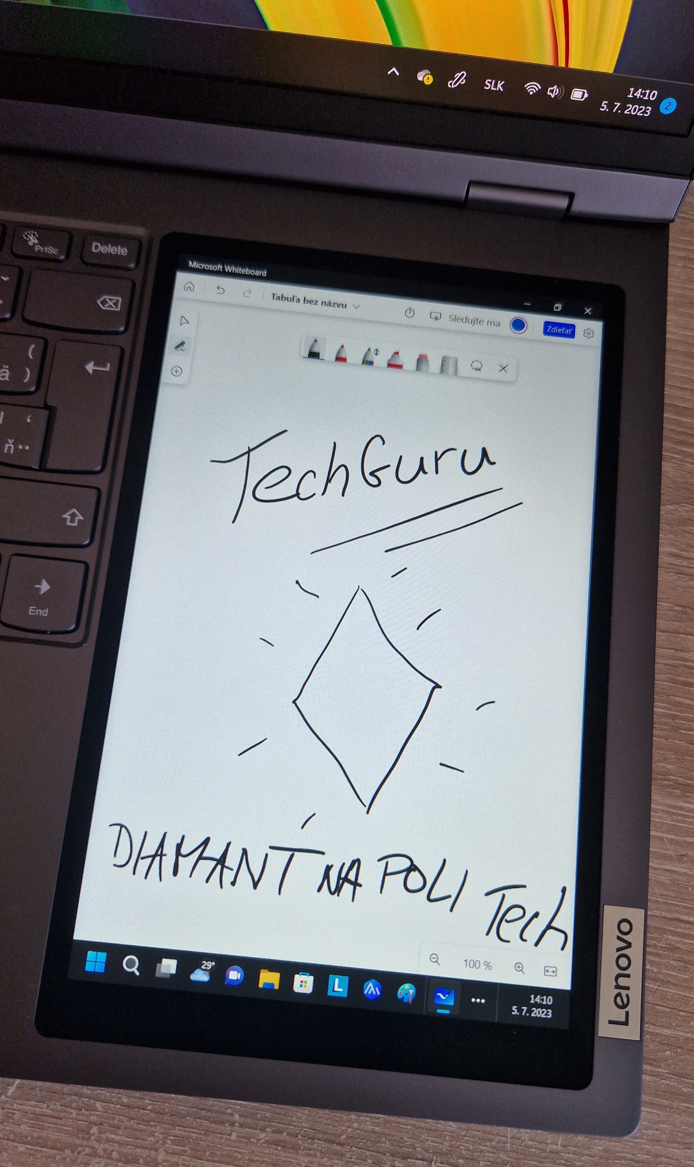 TEST: Lenovo ThinkBook Plus G3 má zvláštny tvar a dva displeje