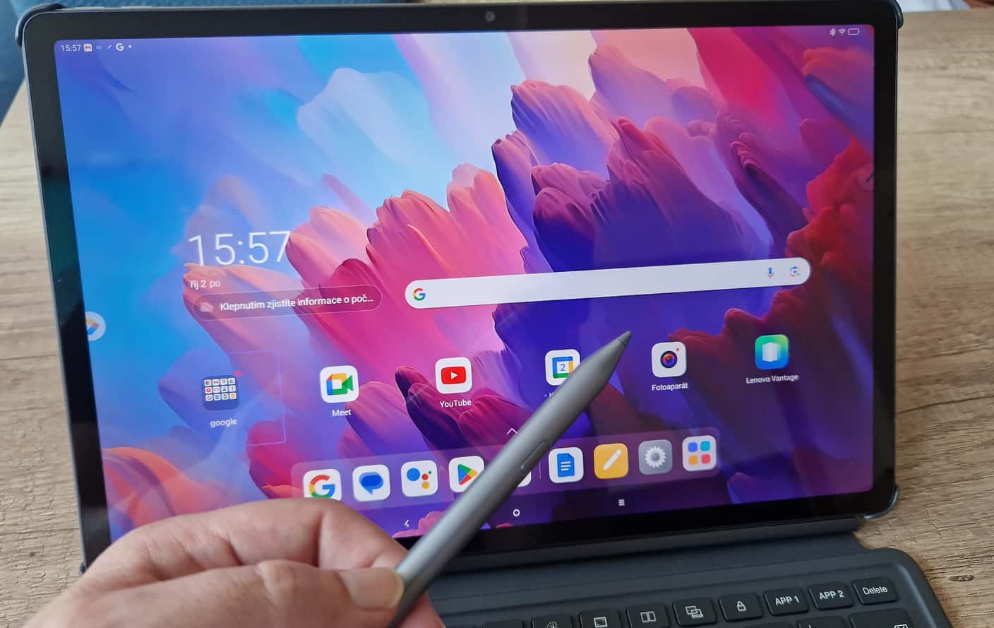 TEST Lenovo Tab P12: Tablet či mininotebook? Oboje
