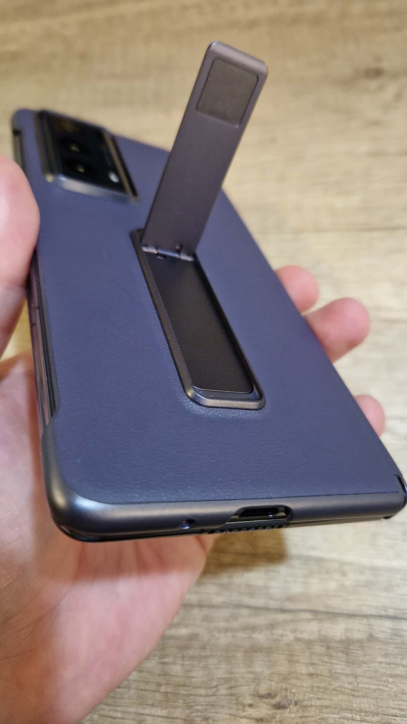 Honor Magic V2