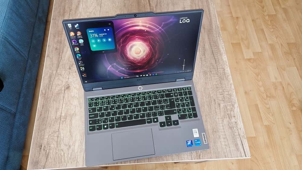 TEST: Lenovo LOQ 15IAX9I s grafikou Intel Arc je herný noťas za super cenu