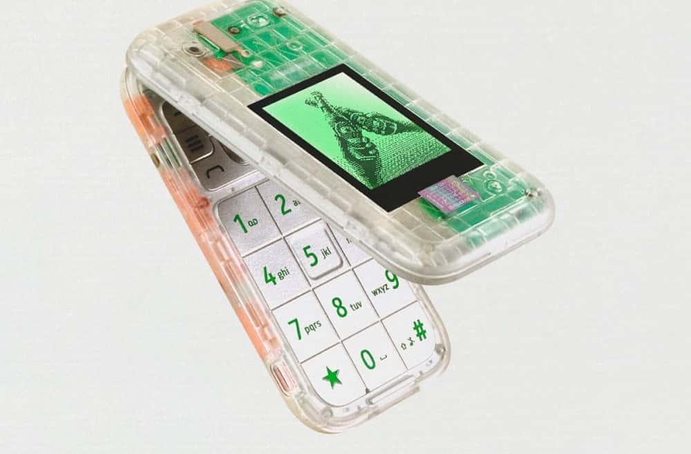 Heineken a HMD chystajú nudný hlúpy telefón. No vážne… Boring Phone!