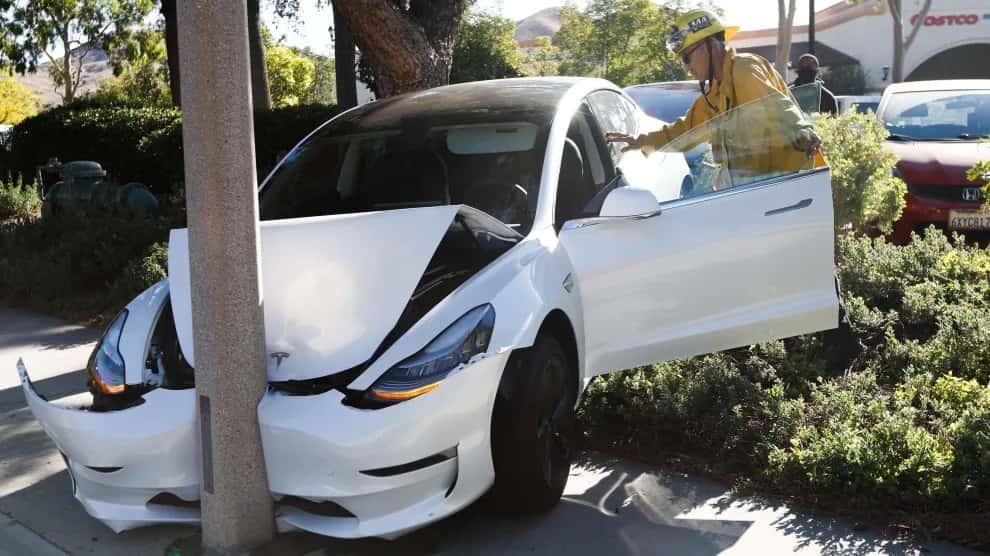 Vyšetrovanie Tesla Autopilot sa skončilo, druhé začína