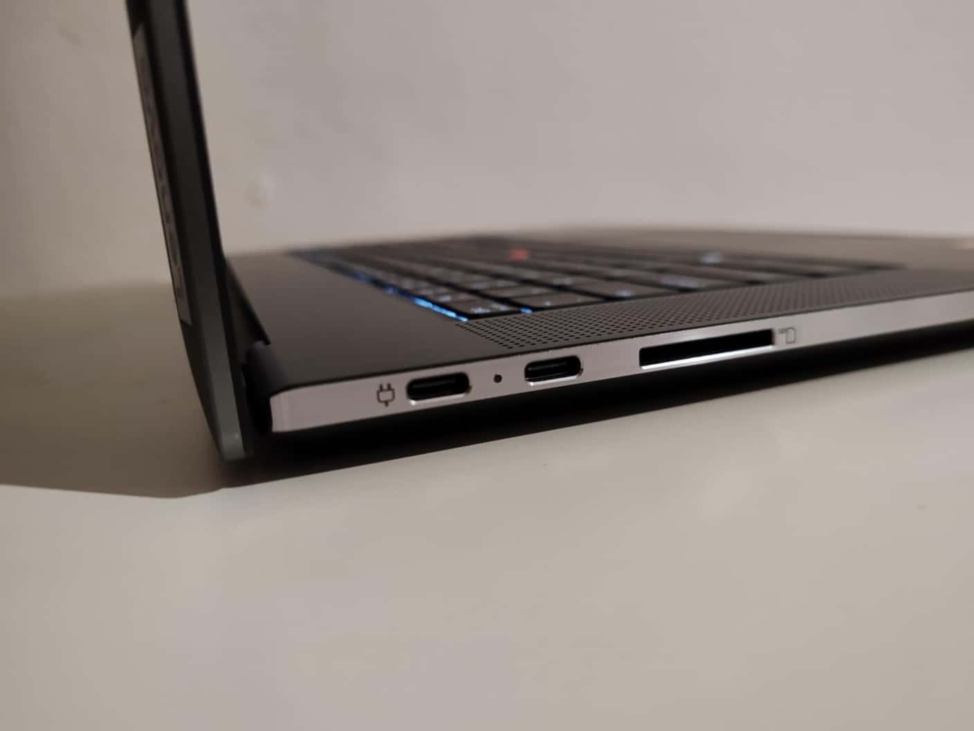 RECENZIA: ThinkPad Z16 Gen 2 je dotykový notebook pod 2 kg. Tým jeho plusy nekončia